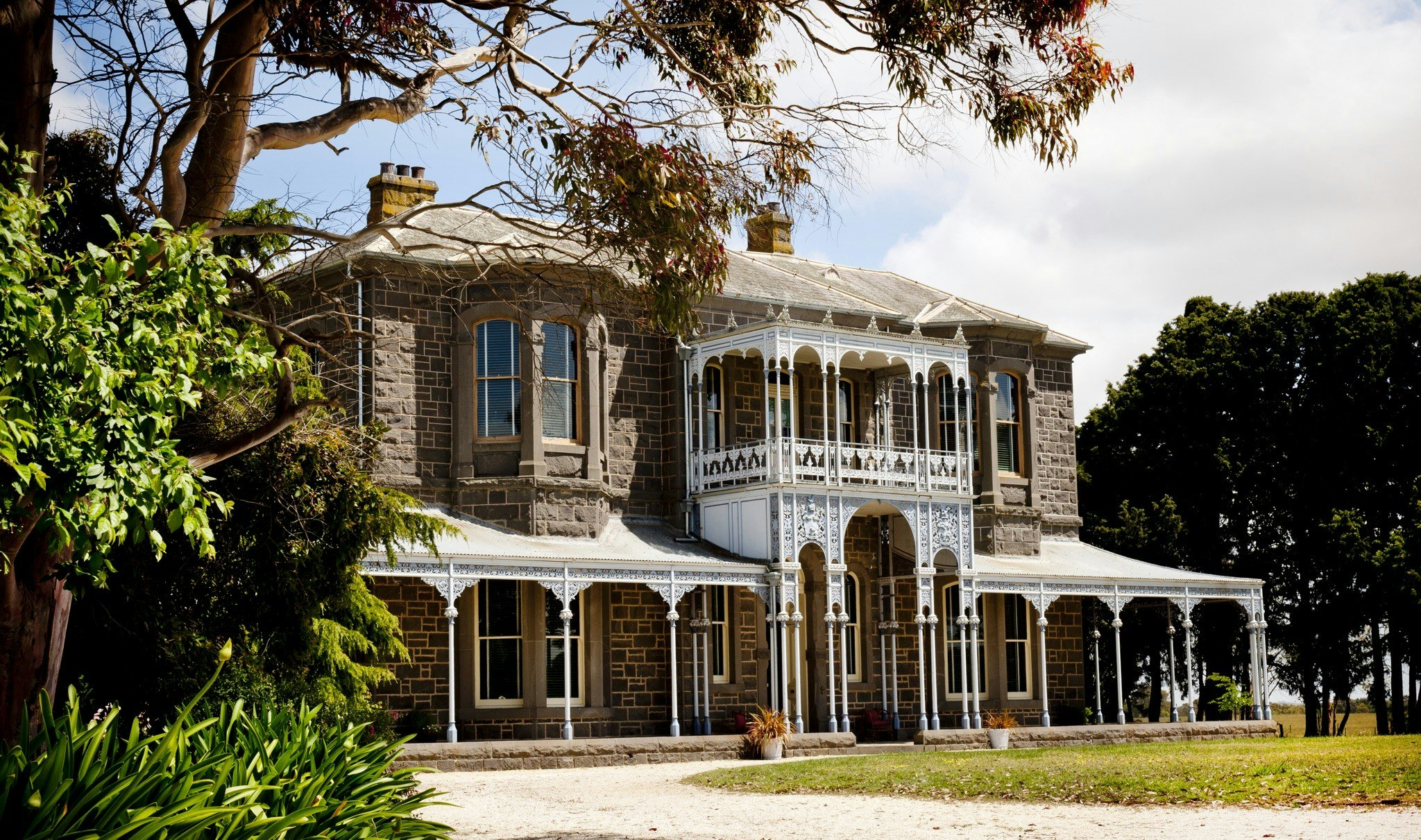 Front view of Barwon Park exterior.